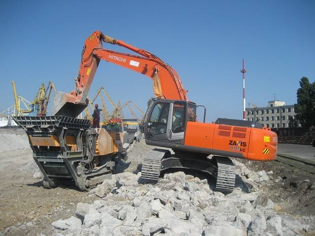 <h3>HITACHI ZAXIS 330</h3><br>опис 3<br><span>ЦЕНА:</span> <strong>16000 грн/зміна</strong>