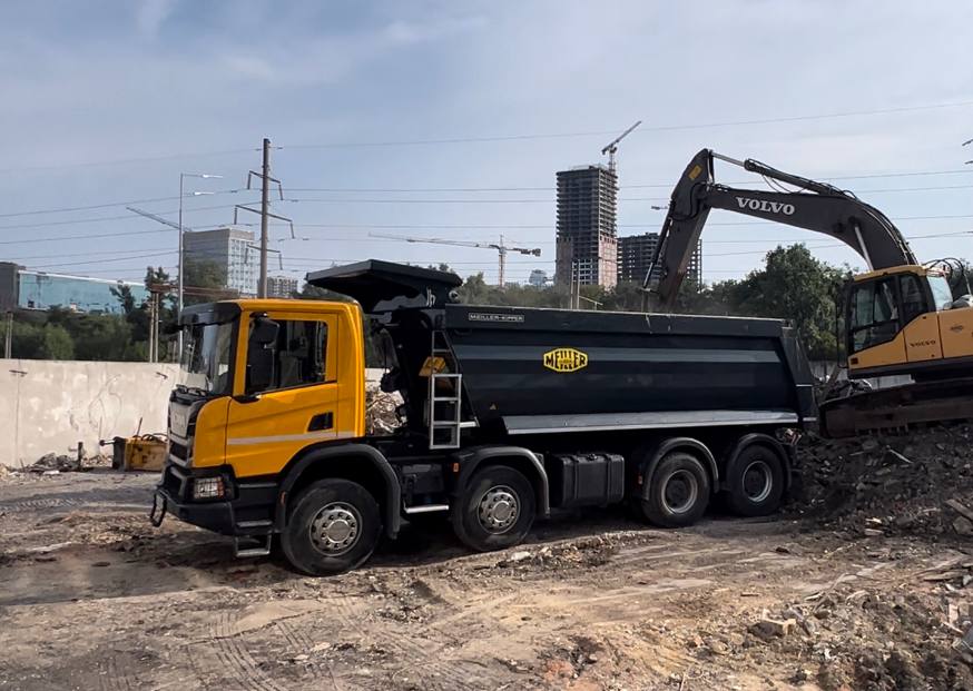 <h3>Самоскиди SCANIA 22 м3</h3><br>опис 5<br><span>ЦЕНА:</span> <strong>10000 грн/зміна</strong>